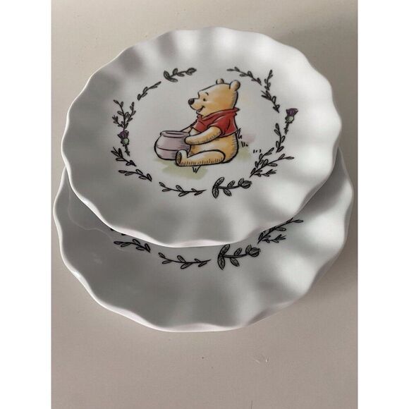 Set Of 2 Disney Winnie The Pooh Walk Along Scalloped Dinner Ceramic Plates NEW - Picture 2 of 13
